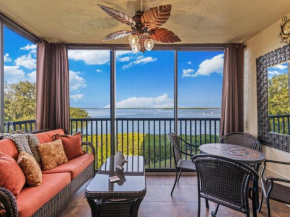 Windward Point 212, 2 Bedroom, Heated Pool Access, Bay View, WiFi, Sleeps 4